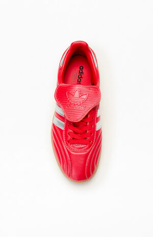 Women's Red Samba Long Tongue Sneakers image number 5