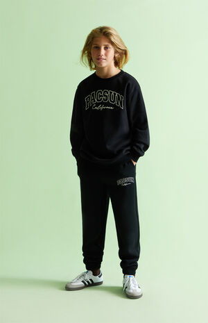 Black Crew Neck Sweatshirt image number 5