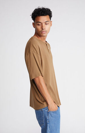 Ribbed Boxy Henley T-Shirt image number 3