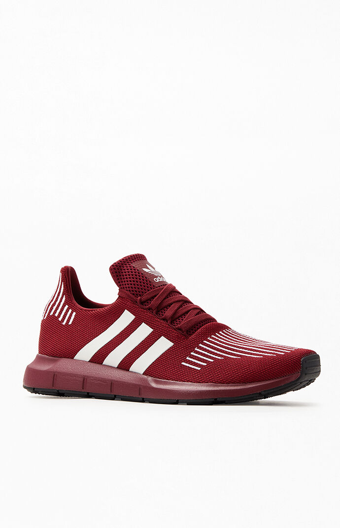 adidas swift run mens burgundy