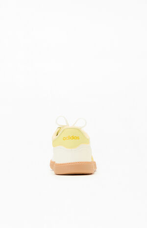 Women's Yellow Breaknet Sleek Sneakers image number 3