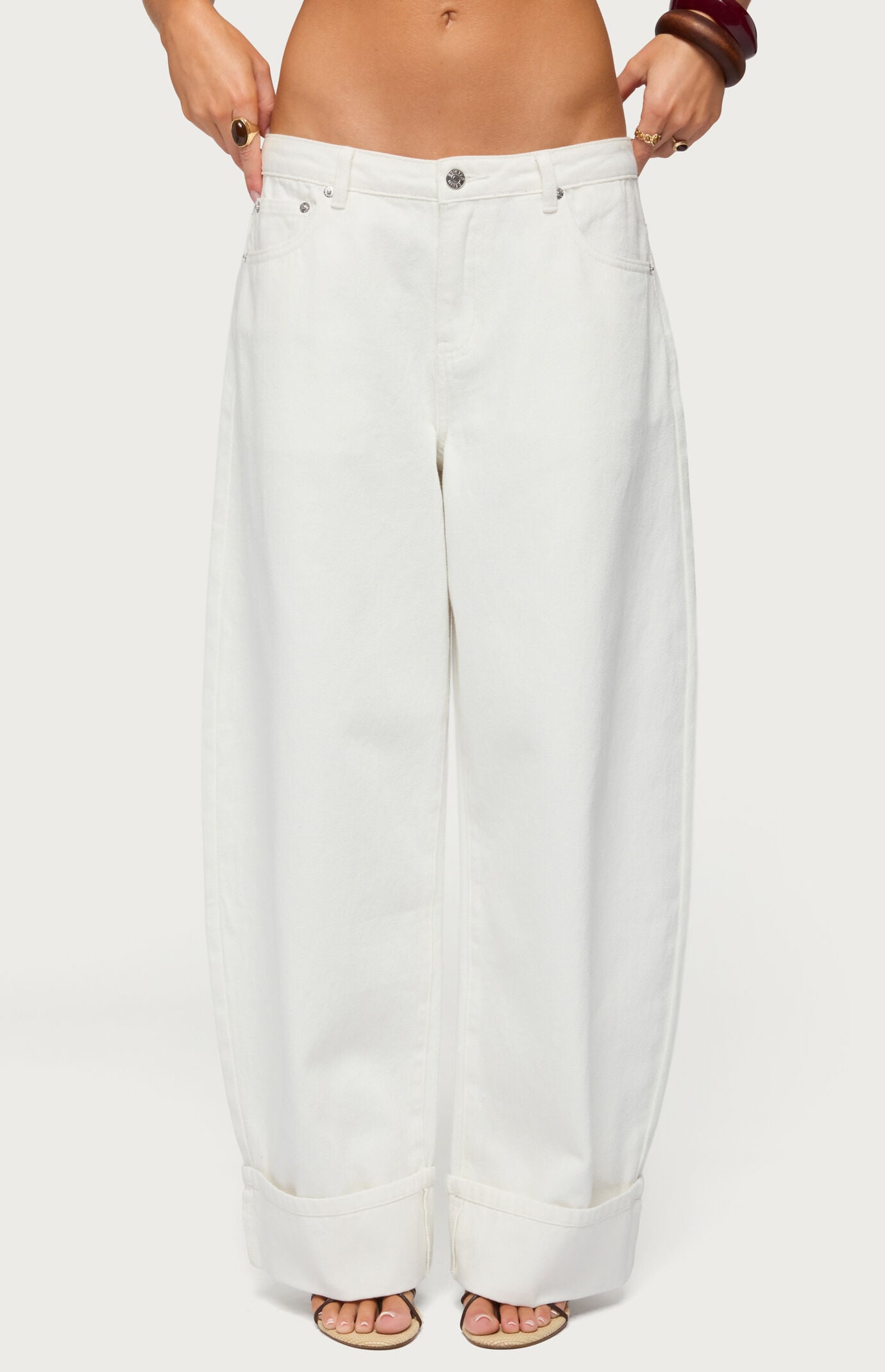 Edikted Kella Low Rise Baggy Jeans