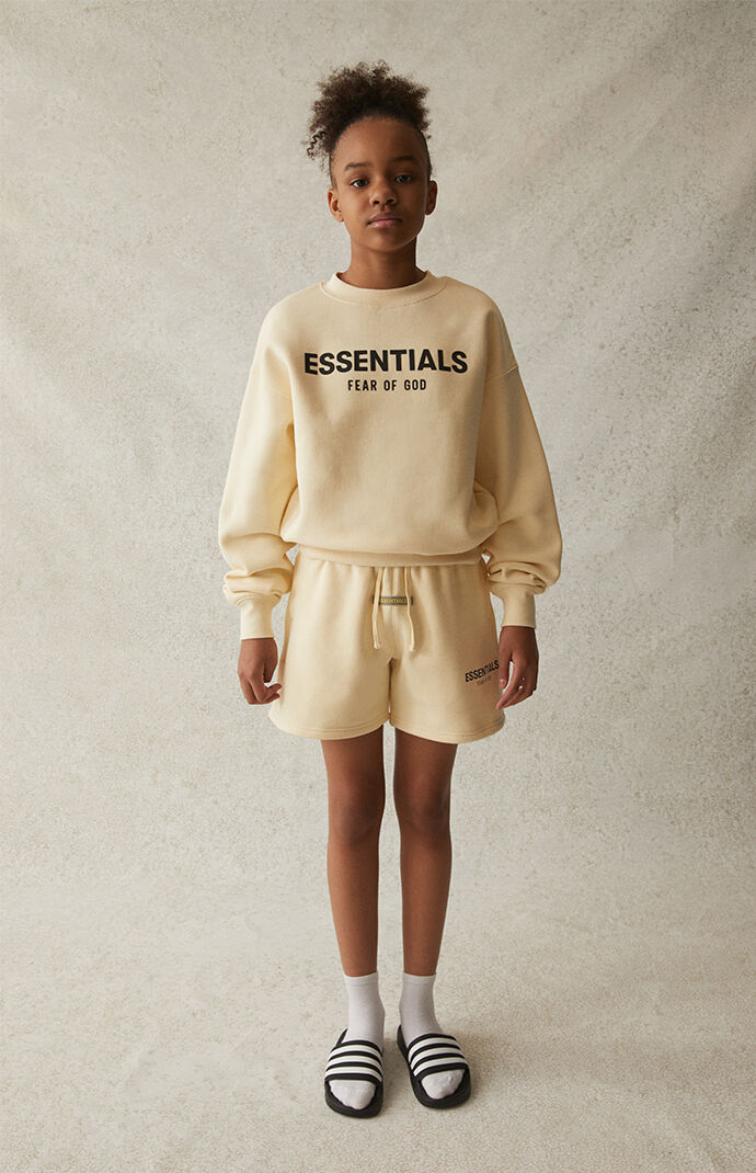 Fear of god essentials sweat shorts cream store