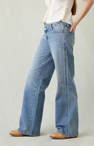 Casey Low Rise Baggy Jeans Asymmetrical image number 3