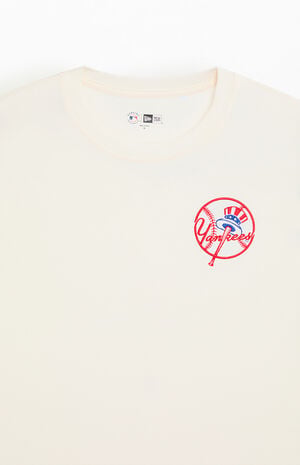 Yankees Hot Dog T-Shirt image number 3