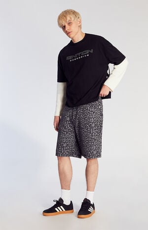 Dark Leopard Denim Baggy Shorts image number 2