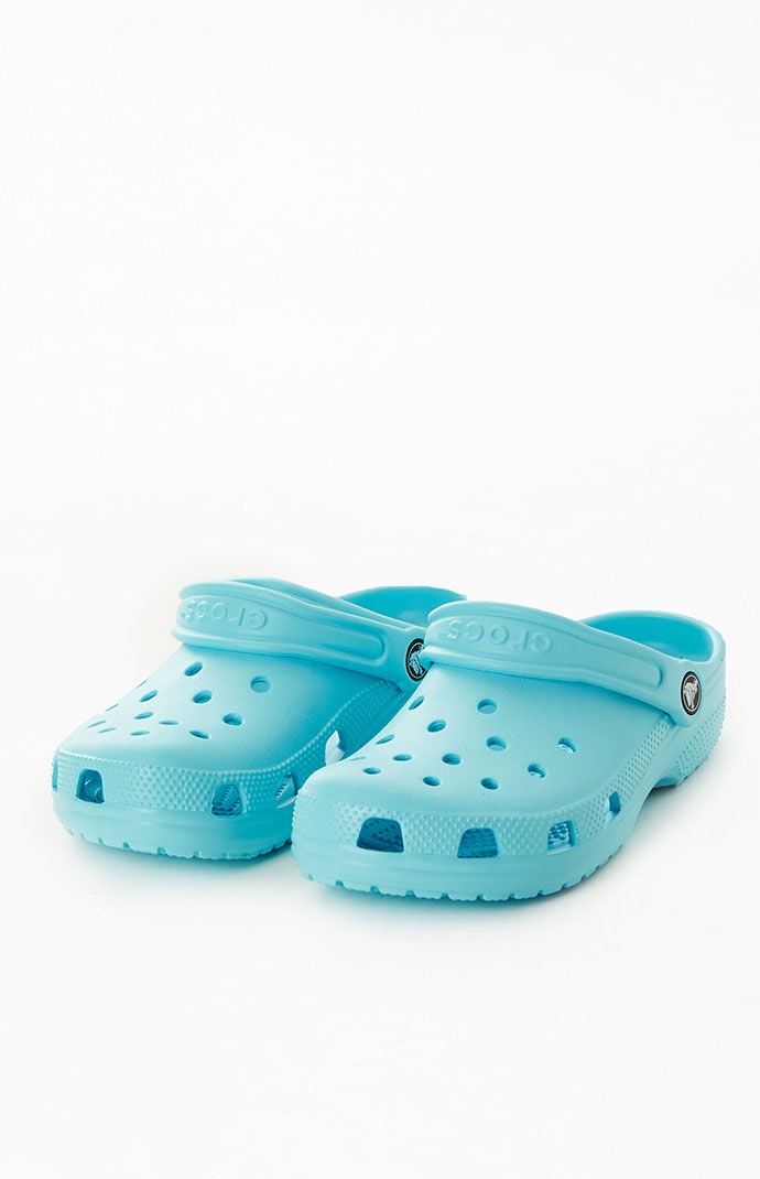 Pool colored crocs online