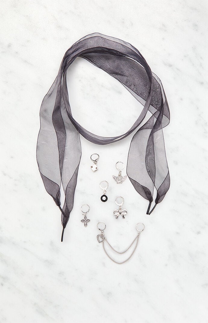 LA Hearts Black Charm Shoe Laces