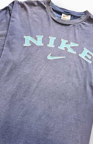 Upcycled Y2K Nike T-Shirt image number 2