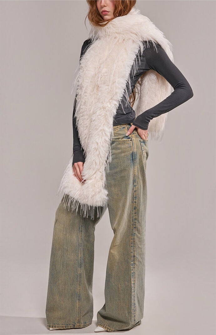 AZALEA WANG White Starlet Faux Fur Scarf