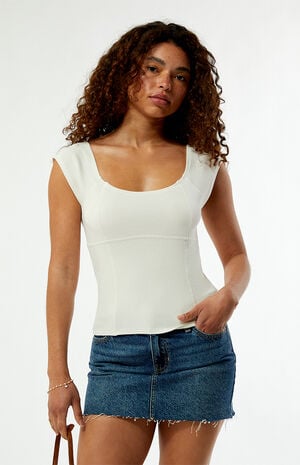 Juliet T-Shirt image number 2