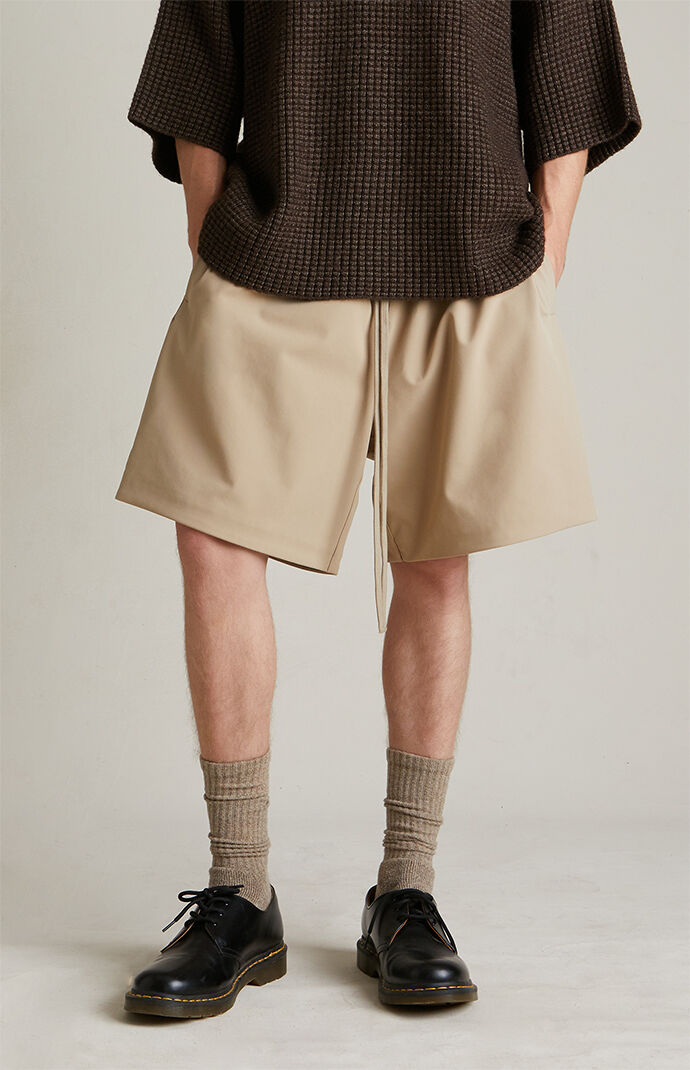 希少XS ESSENTIALS Nylon Active Shorts ベージュ Fear of God ESSENTIALS Desert Sand Bonded Nylon Soccer Shorts | Pacsun