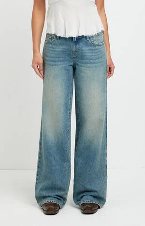 Casey Low Rise Baggy Jeans Medium Blue Tint image number 1