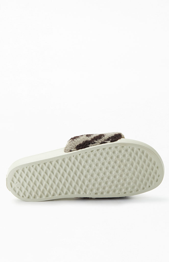 Pacsun vans slides store