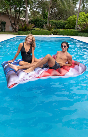 Stars & Stripes Waving Flag Deluxe Pool Raft image number 3