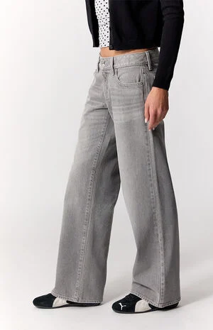 Zoe Low Rise Girlfriend Jeans Button Pocket Gray image number 3