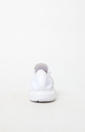Swift Run Primeknit White & Grey Shoes image number 3