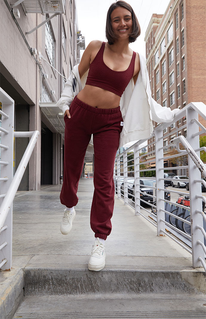 Maroon sweatpants outfit online