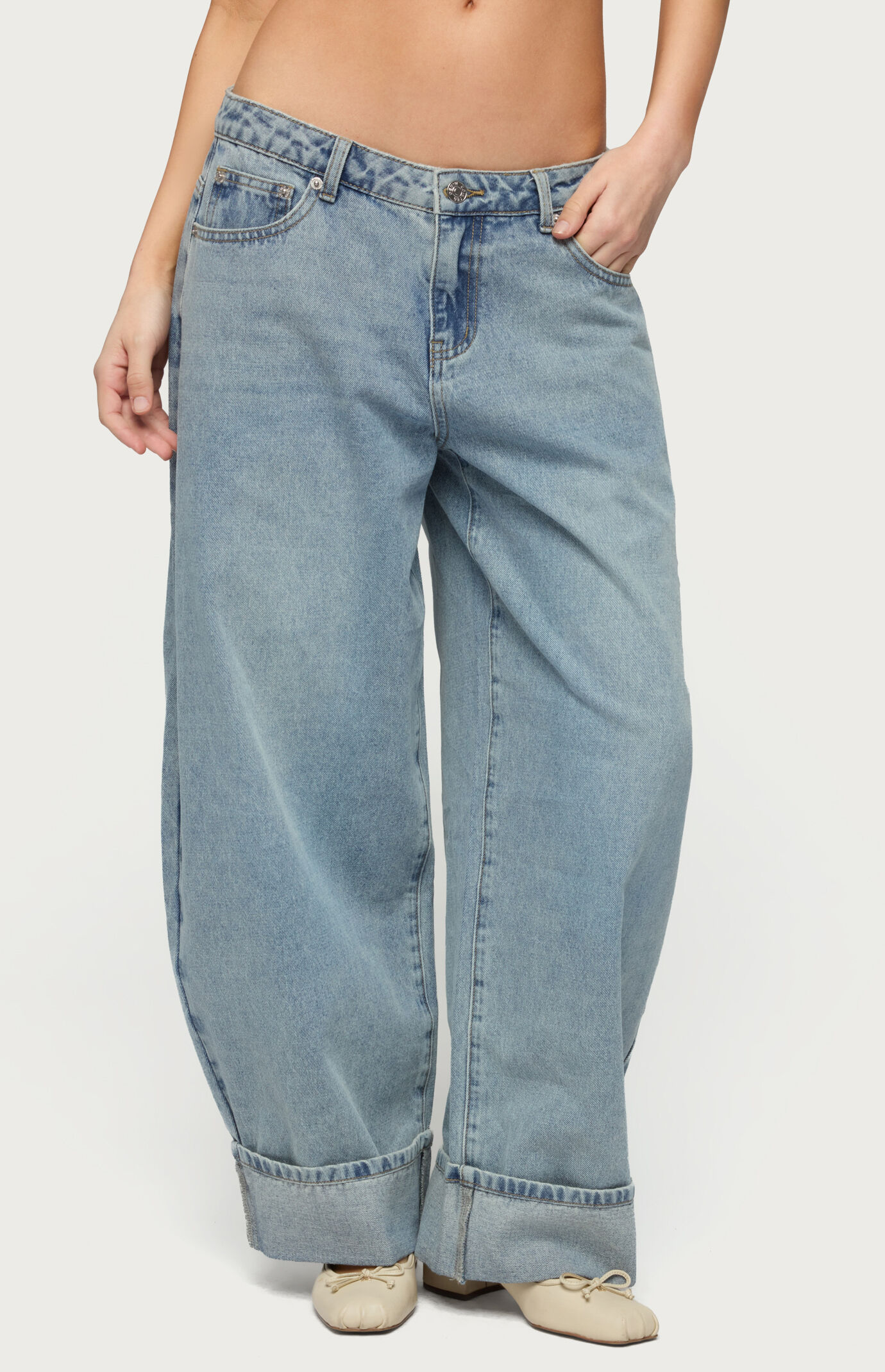 Edikted Petite Kella Low Rise Baggy Jeans