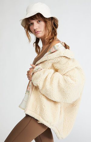 Cozy Hiker Oversized Sherpa Jacket image number 3