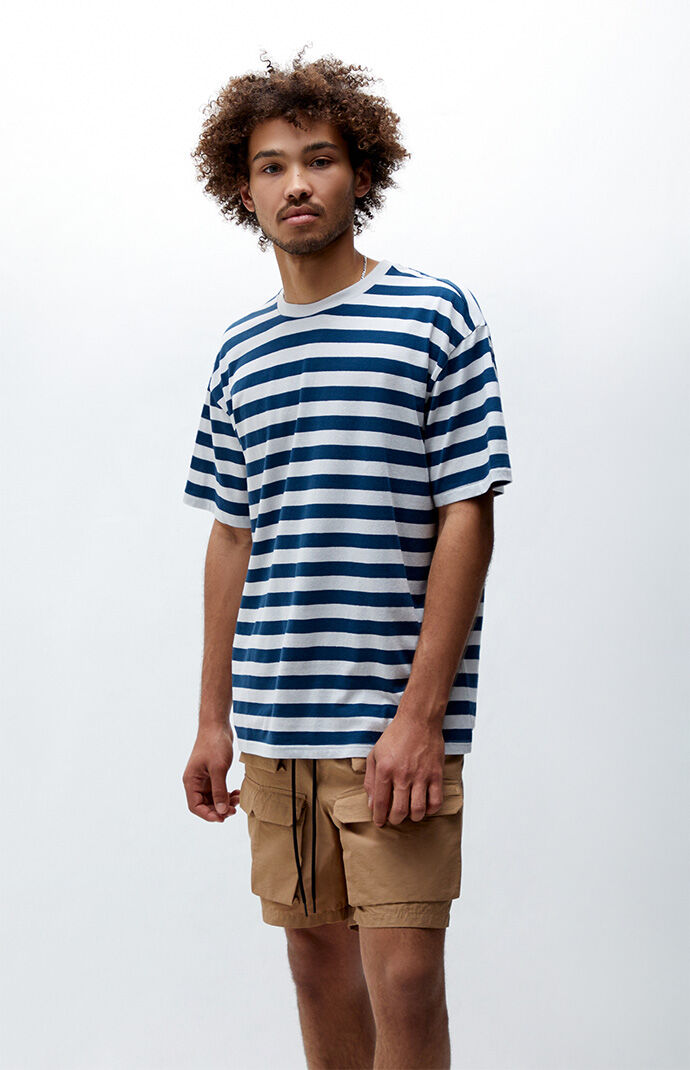 striped shirt\