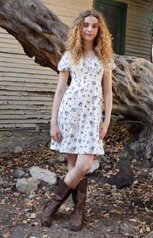 Short Sleeve Floral Dress image number 4