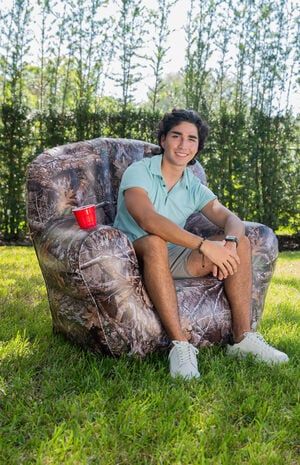 Realtree Edge Inflatable Arm Chair image number 2