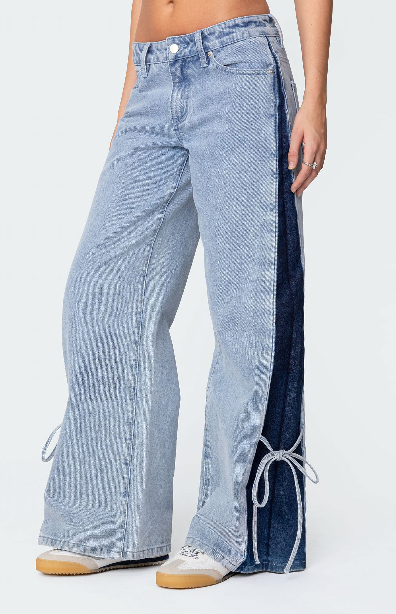 Edikted Contrast Split Washed Jeans
