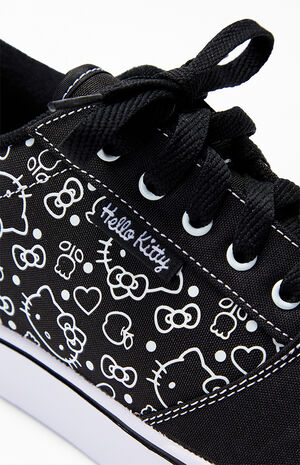 Women's Black Hello Kitty Pro 20 Sneakers image number 6