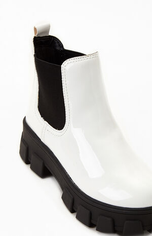Women's White Darielle Boots image number 7