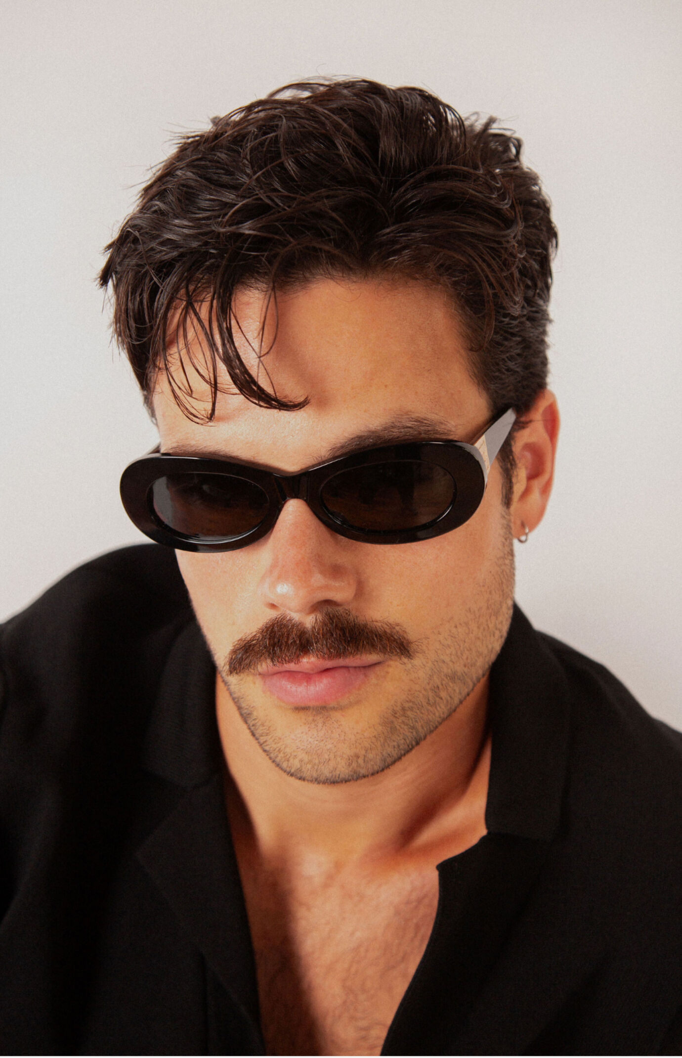 INDY Sunglasses SoHo Black Oval Sunglasses