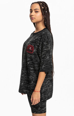 x Stranger Things Organic Lovers Lake T-Shirt image number 3