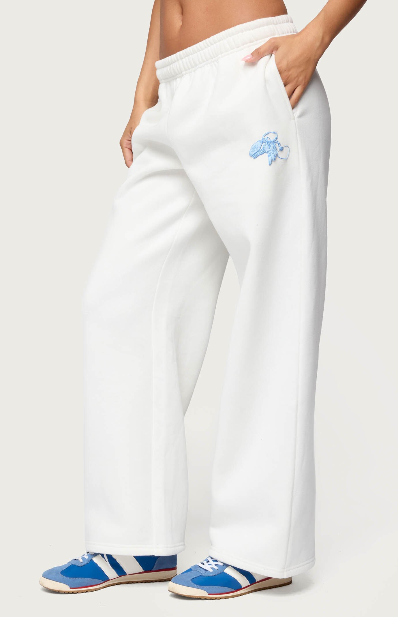 Edikted Keychain Cutie Straight Leg Sweatpants