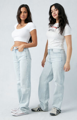 Stretch Light Indigo Curve '90s Boyfriend Jeans image number 2