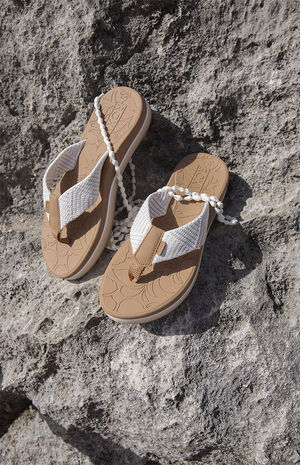 Women's Colbee Hawaii Sandals image number 1