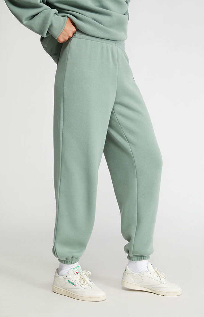 Slouchy sweatpants best sale