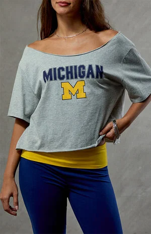 Michigan Wolverines Off-The-Shoulder Oversized T-Shirt image number 3
