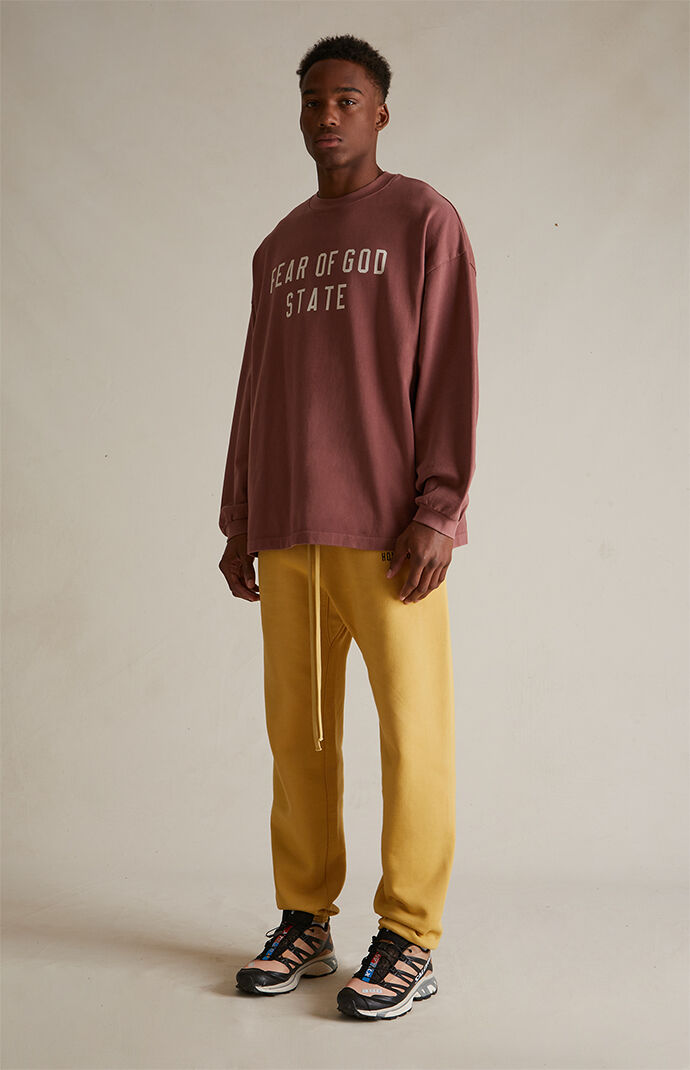【FOG Essentials】Crimson Heavy T-Shirt Fear of God Essentials Crimson Heavy T-Shirt | PacSun
