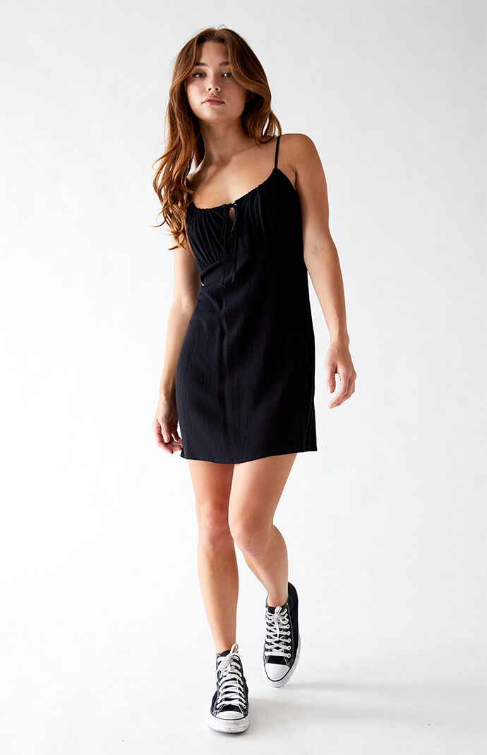 Keyhole best sale shift dress