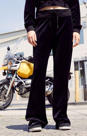 Black Hillary Yoga Pants image number 2