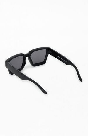 Black Square Frame Sunglasses image number 2