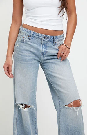 Casey Low Rise Baggy Jeans Ripped Knee Light Blue image number 6
