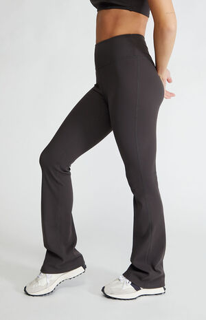 Active Ribbed Flare Yoga Pants image number 2