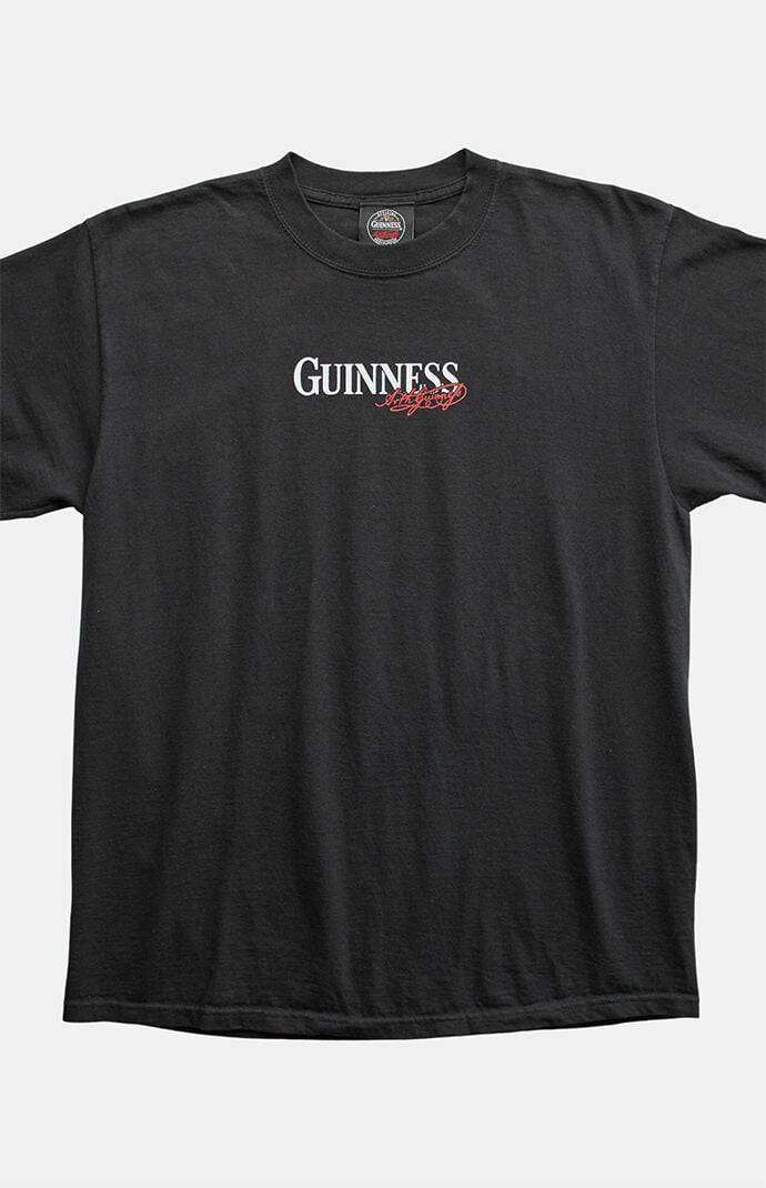 PS VINTAGE 2000s Guinness Beer Graphic T-Shirt