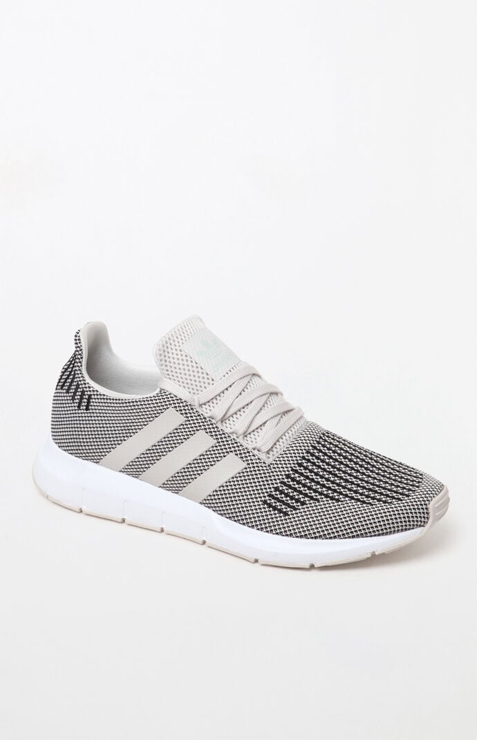 Adidas swift run stone 2025