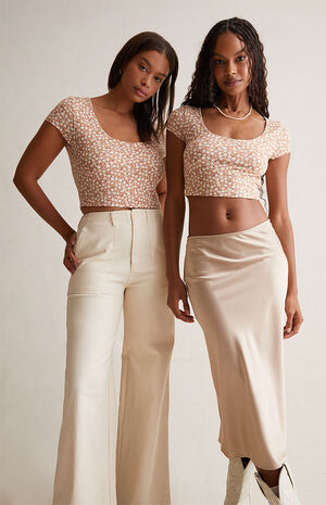 Sculpting Hazel Fitted Scoop Top image number 1