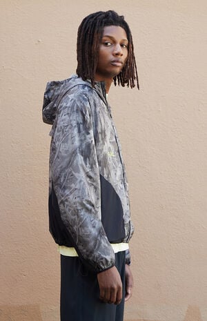 Active Tree Camo Performance Hooded Jacket image number 4