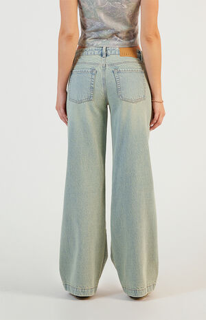 Casey Low Rise Baggy Jeans Light Indigo Washed image number 4