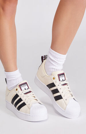 Women's Superstar Bold Sneakers image number 1