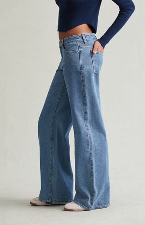 Casey Low Rise Baggy Jeans Light Indigo Wash image number 3